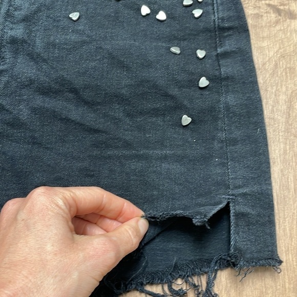 Paige Margot mini Shorts high rise Noir Studded Heart, black distressed, sz 29 - Picture 7 of 12